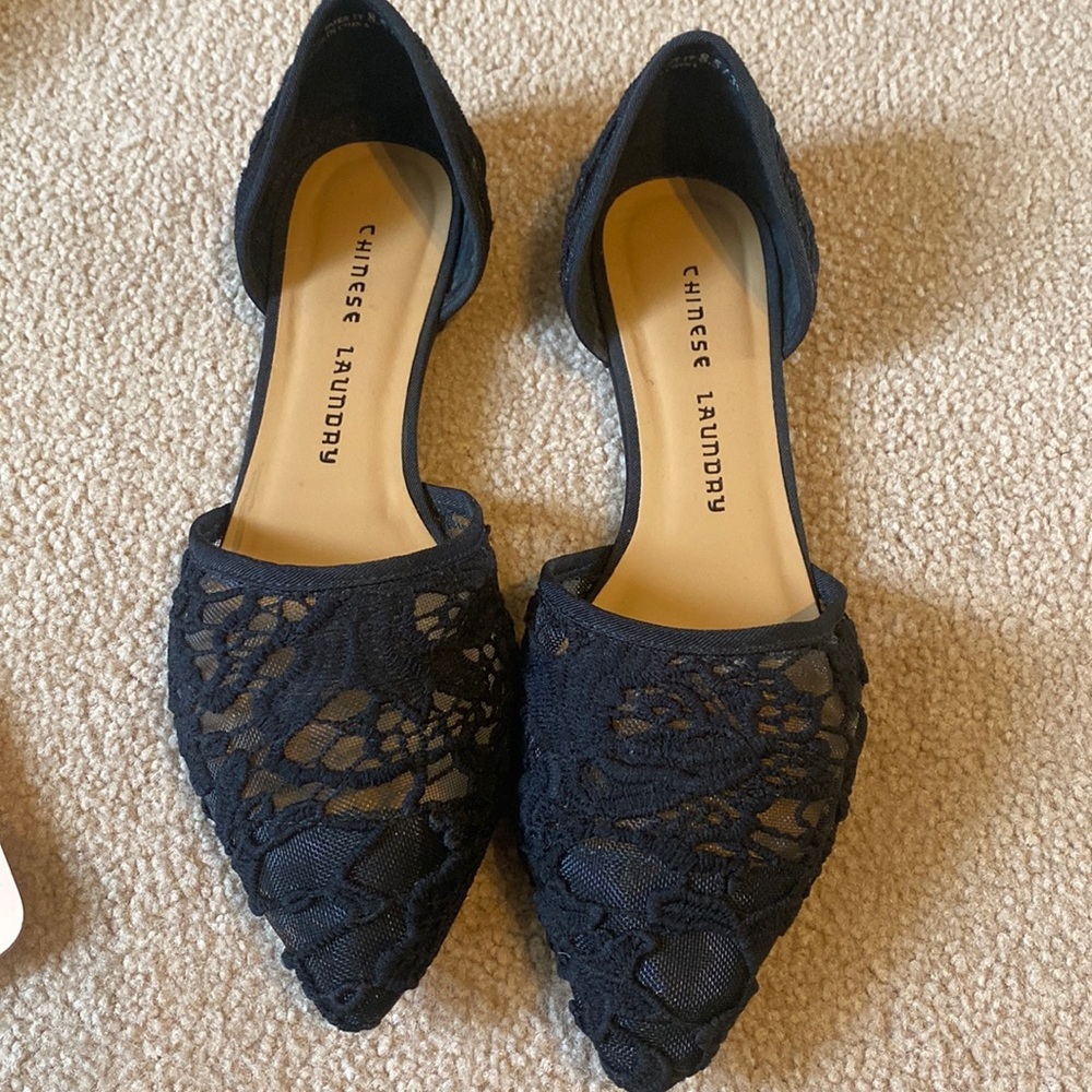 CHINESE Laundry Black Flats - Size 8.5